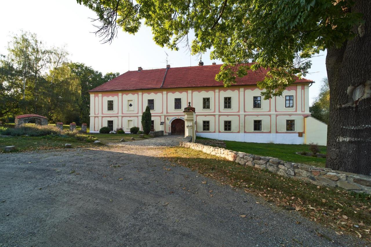 Penzion Zamek Lesany Netvorice Exterior photo